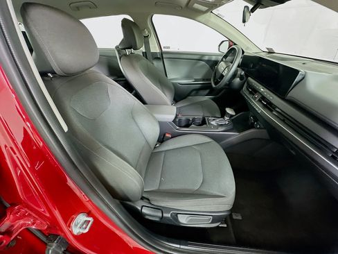 Used 2025 Kia K4 LXS image 29