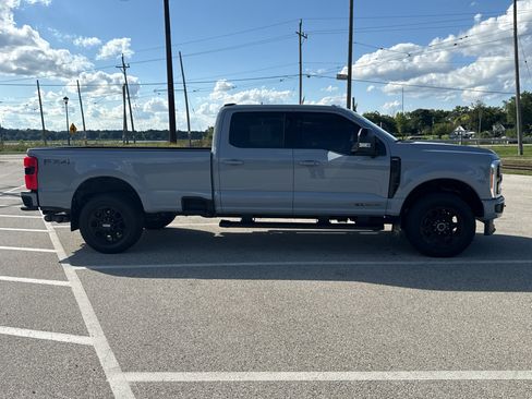 Used 2026 Ford F250 Lariat w/ Black Appearance Package AWD/4WD image 4