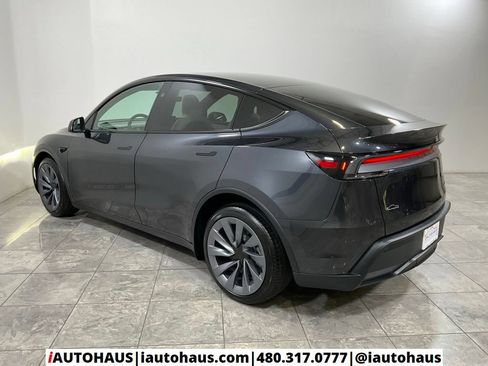 Used 2026 Tesla Model Y AWD image 4