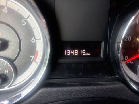 Used 2014 Dodge Grand Caravan SE FWD image 33