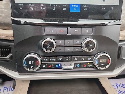 Used 2024 Ford Expedition Limited AWD/4WD image 25