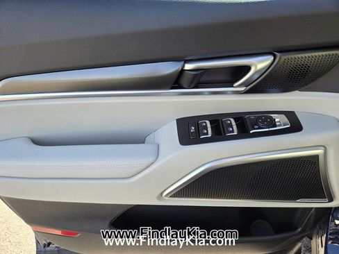 New 2025 Kia Telluride S image 16
