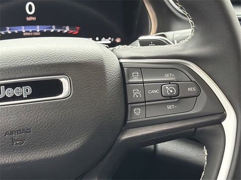 New 2025 Jeep Grand Cherokee L Limited image 26