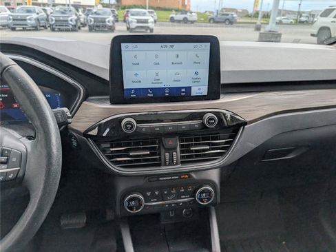 Used 2020 Ford Escape Titanium AWD/4WD image 19