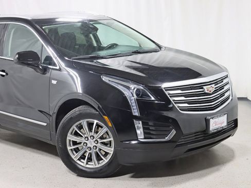 Used 2018 Cadillac XT5 Luxury image 2