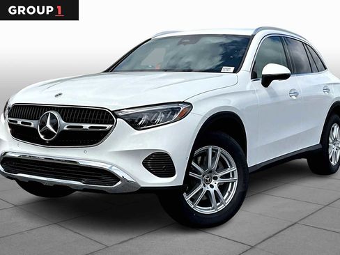 Used 2025 Mercedes-Benz GLC 300 4MATIC image 1