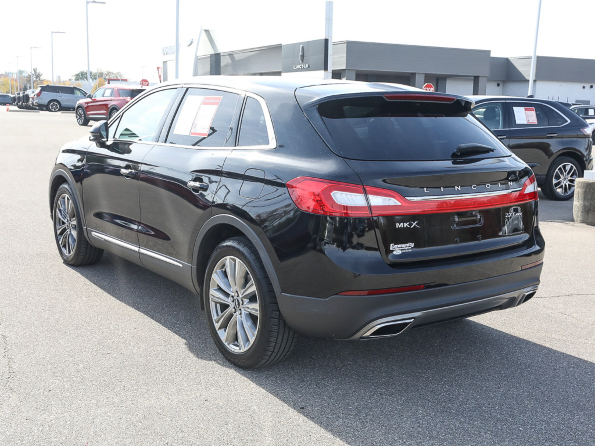 Used 2017 Lincoln MKX Reserve w/ Lincoln MKX Climate Package AWD/4WD image 4