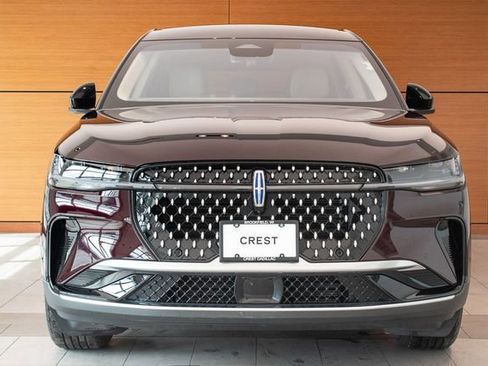 Used 2024 Lincoln Nautilus Premier AWD/4WD image 2