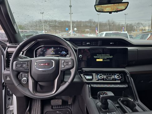 Used 2024 GMC Sierra 1500 AT4 w/ Technology Package image 17