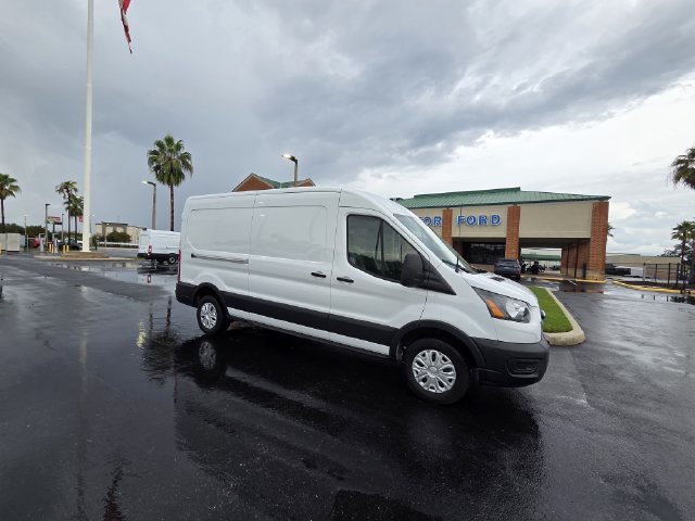 Used 2023 Ford E-Transit Medium Roof RWD image 2