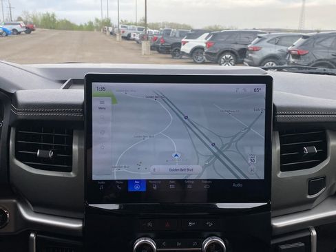 Used 2024 Ford Expedition Max XLT image 11