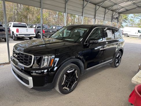 Used 2025 Kia Telluride S image 1