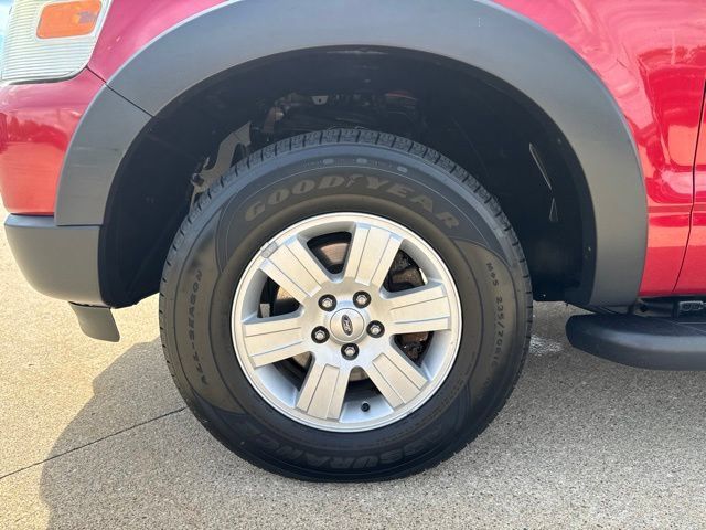 Used 2010 Ford Explorer Sport Trac XLT AWD/4WD image 12
