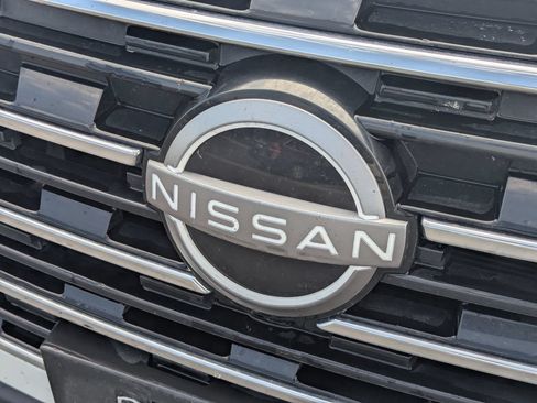 Used 2024 Nissan Rogue S AWD/4WD image 11