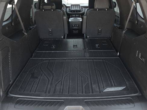 Used 2021 Chevrolet Suburban High Country image 36