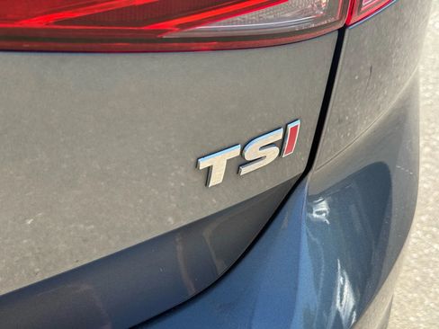 Used 2015 Volkswagen Golf S image 13