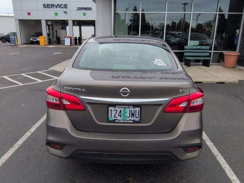 Used 2016 Nissan Sentra SV image 6