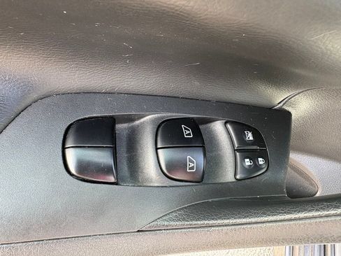 Used 2013 Nissan Altima 3.5 SL w/ Technology Pkg FWD image 13