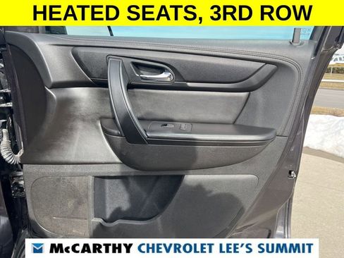 Used 2017 Chevrolet Traverse LT w/ Style and Technology Package image 24