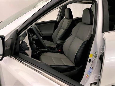 Used 2017 Toyota RAV4 Platinum image 13