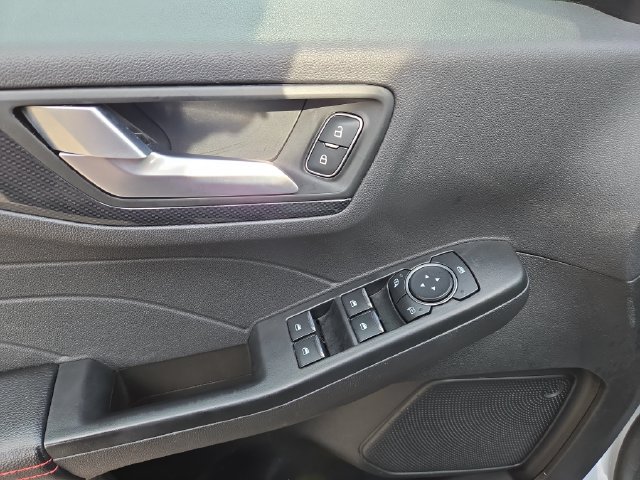 Used 2025 Ford Escape ST-Line Select AWD/4WD image 15