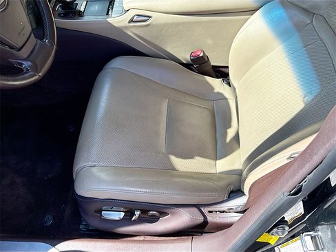 Used 2019 Lexus LS 500 w/ Accessory Package (Z2) image 21