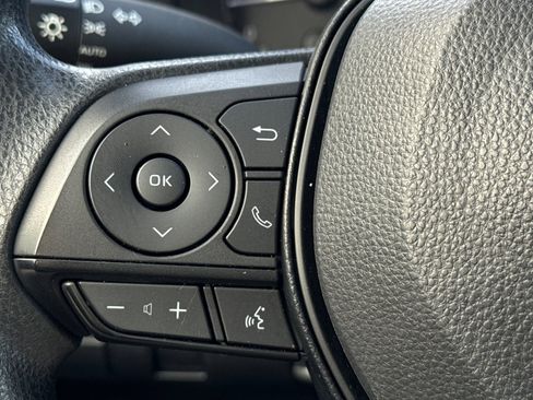 Certified 2023 Toyota Corolla LE image 28