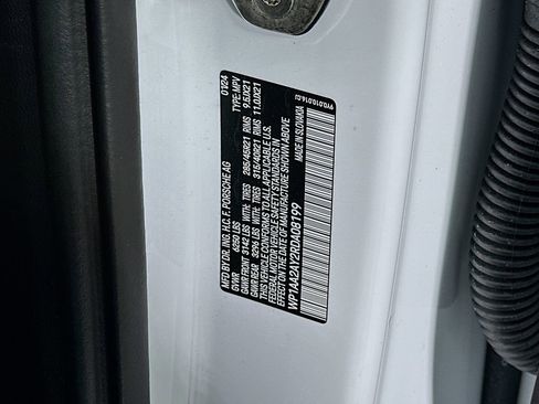 Certified 2024 Porsche Cayenne AWD/4WD image 35