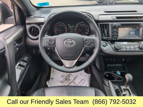 Used 2017 Toyota RAV4 SE image 15