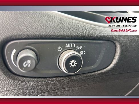 Used 2025 Chevrolet Malibu LT image 14