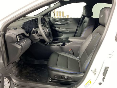 Used 2026 Buick Envista Sport Touring w/ Convenience I Package FWD image 11