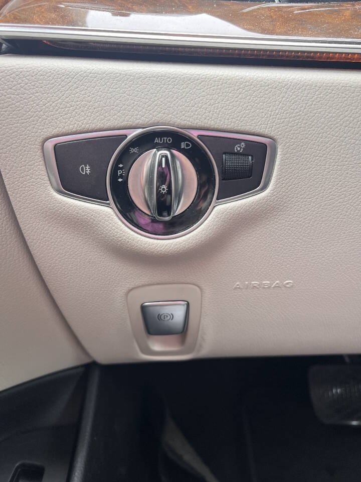 Used 2018 Mercedes-Benz E 300 image 20