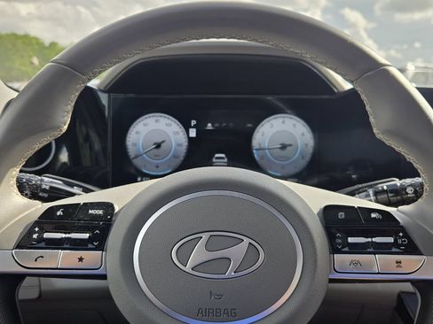 Certified 2025 Hyundai Elantra SEL FWD image 23