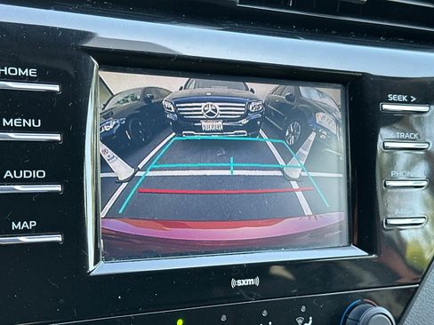 Used 2020 Toyota Camry LE FWD image 17