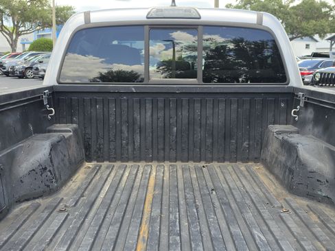 Used 2016 Toyota Tacoma SR5 RWD image 15