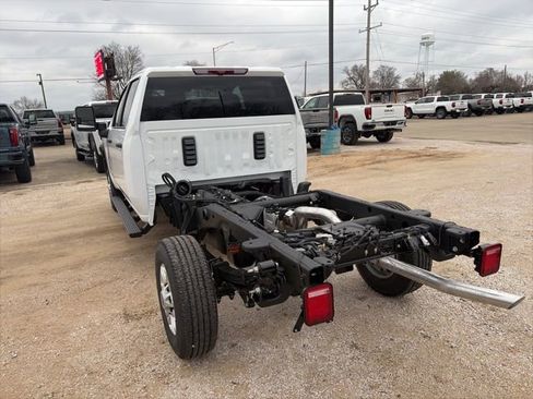 New 2026 GMC Sierra 2500 Pro w/ Convenience Package image 4