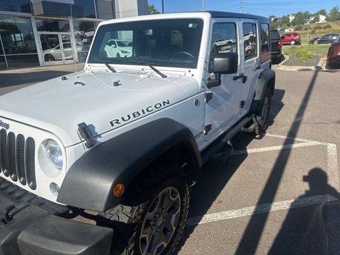 Used 2015 Jeep Wrangler Unlimited Rubicon w/ Connectivity Group AWD/4WD image 2