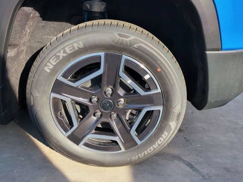 New 2026 Jeep Cherokee Laredo AWD/4WD image 36