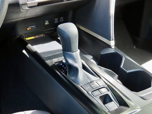 Used 2025 Toyota Camry LE FWD image 19