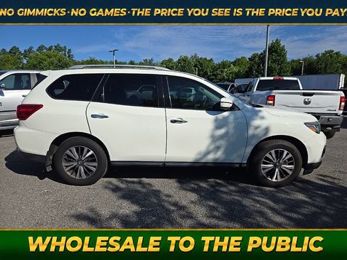 Used 2017 Nissan Pathfinder S AWD/4WD image 8