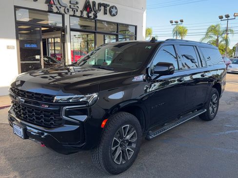 Used 2023 Chevrolet Suburban Z71 w/ Luxury Package image 1