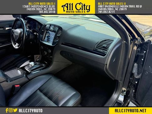 Used 2020 Chrysler 300 S RWD image 12