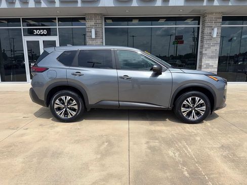 Used 2023 Nissan Rogue SV AWD/4WD image 3