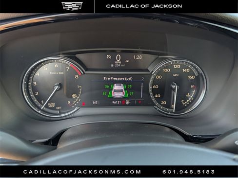 Used 2022 Cadillac XT6 Premium Luxury image 11