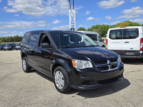 Used 2015 Dodge Grand Caravan American Value Package w/ UConnect Hands-Free Group image 8