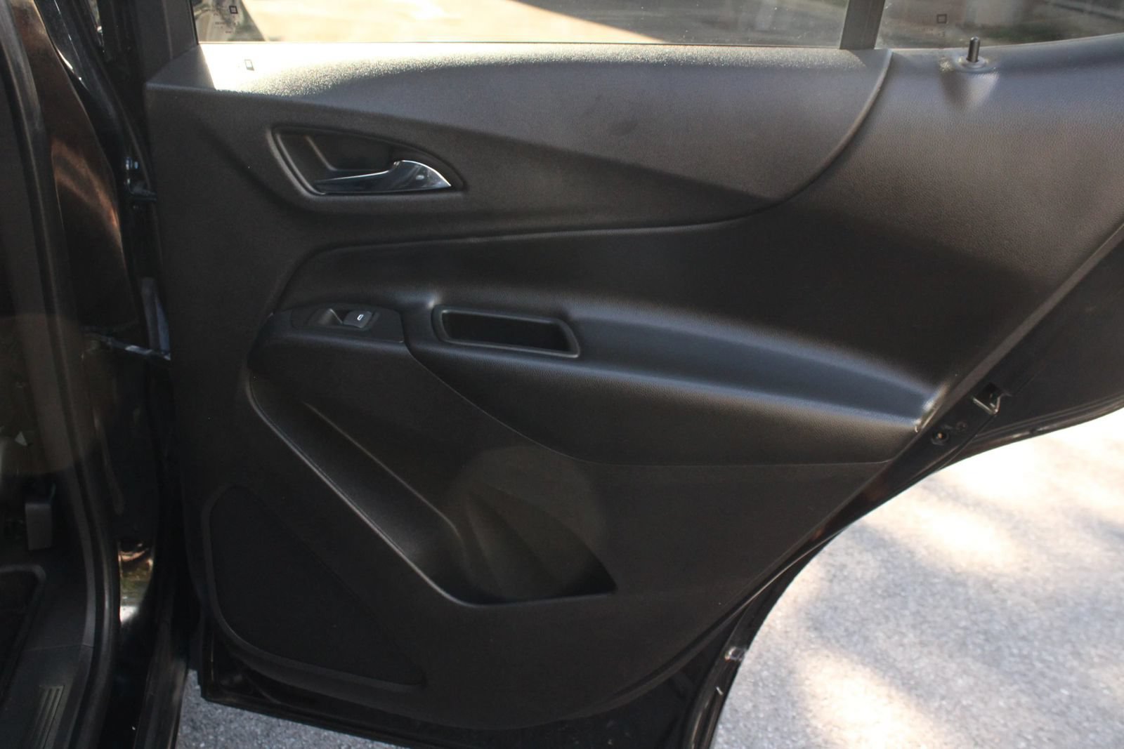 Used 2020 Chevrolet Equinox LT w/ Driver Convenience Package FWD image 22