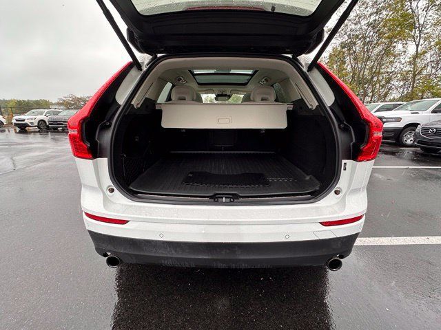 Used 2020 Volvo XC60 T5 Momentum FWD image 16