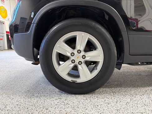 Used 2020 Chevrolet Trax LT w/ LT Convenience Package image 17