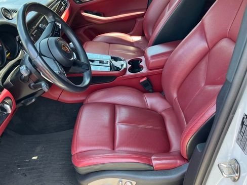 Used 2023 Porsche Macan AWD/4WD image 5