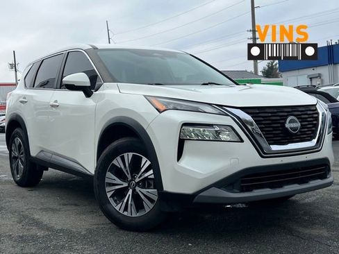 Used 2022 Nissan Rogue SV image 1